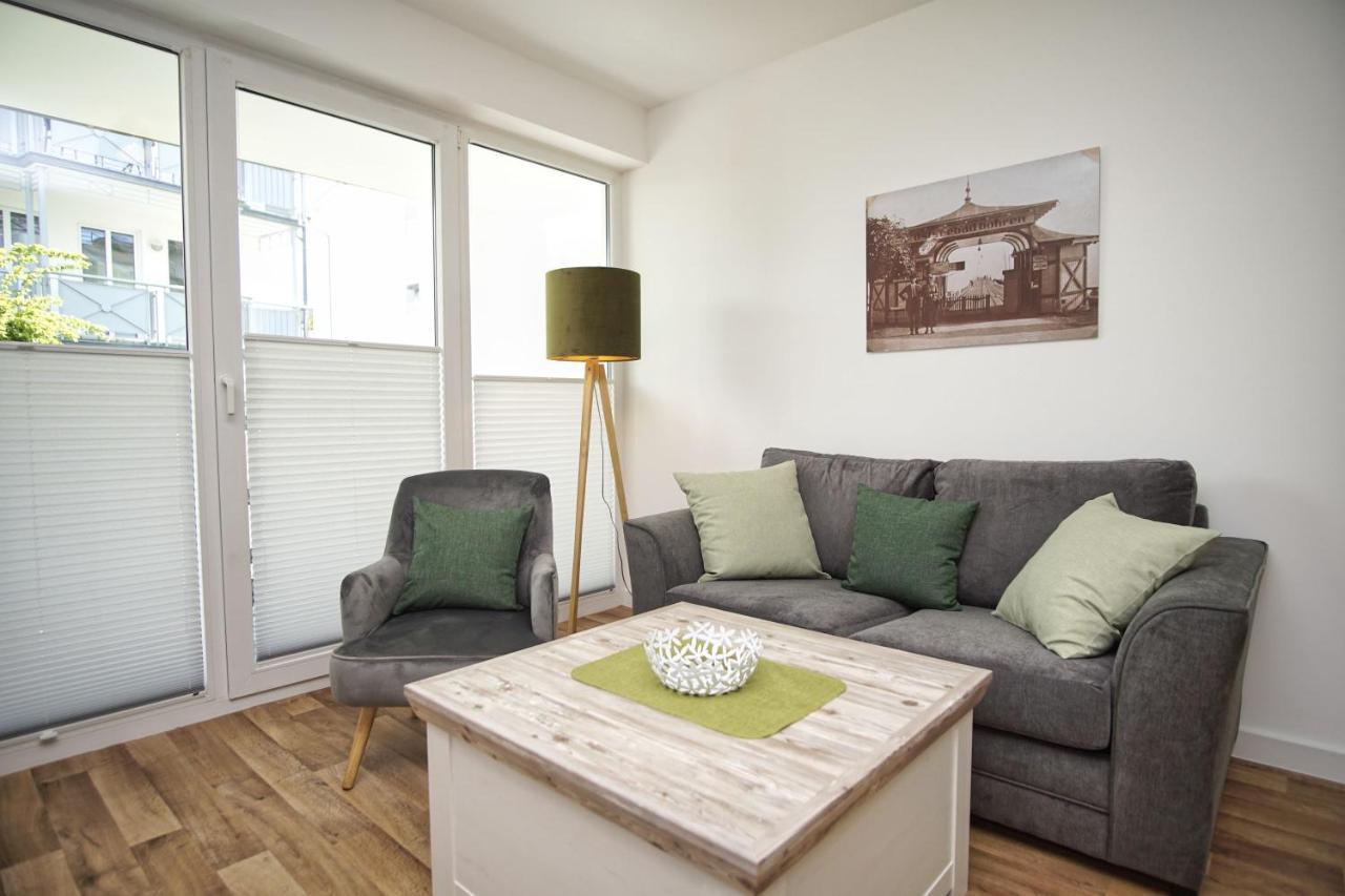 Terrasse, Gratis Nutzung Vom Ahoi Erlebnisbad Und Sauna In Sellin - Villa Karola Fewo 02 Goehren  Εξωτερικό φωτογραφία