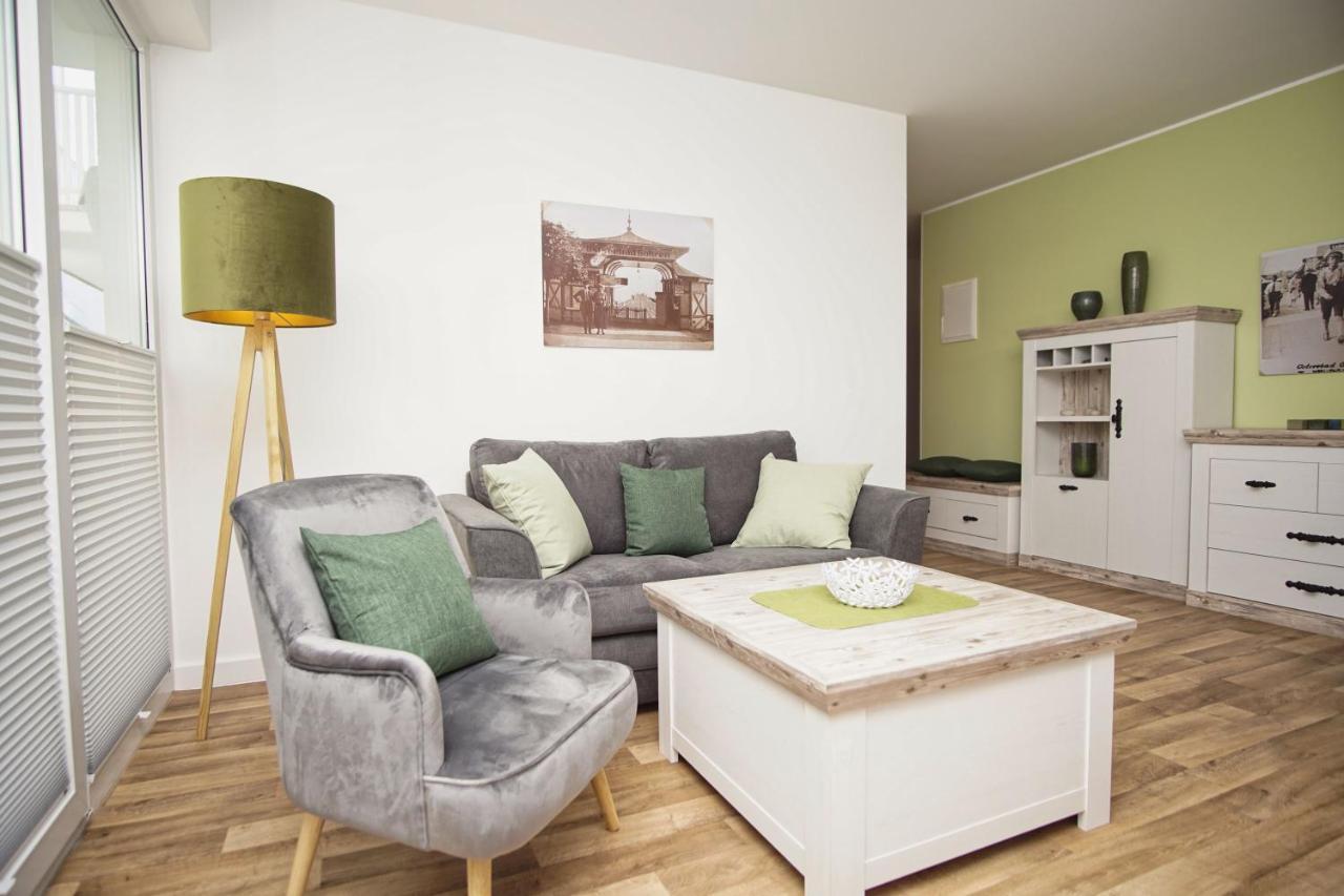 Terrasse, Gratis Nutzung Vom Ahoi Erlebnisbad Und Sauna In Sellin - Villa Karola Fewo 02 Goehren  Εξωτερικό φωτογραφία