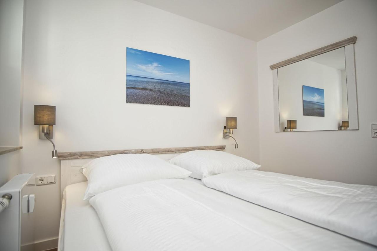 Terrasse, Gratis Nutzung Vom Ahoi Erlebnisbad Und Sauna In Sellin - Villa Karola Fewo 02 Goehren  Εξωτερικό φωτογραφία