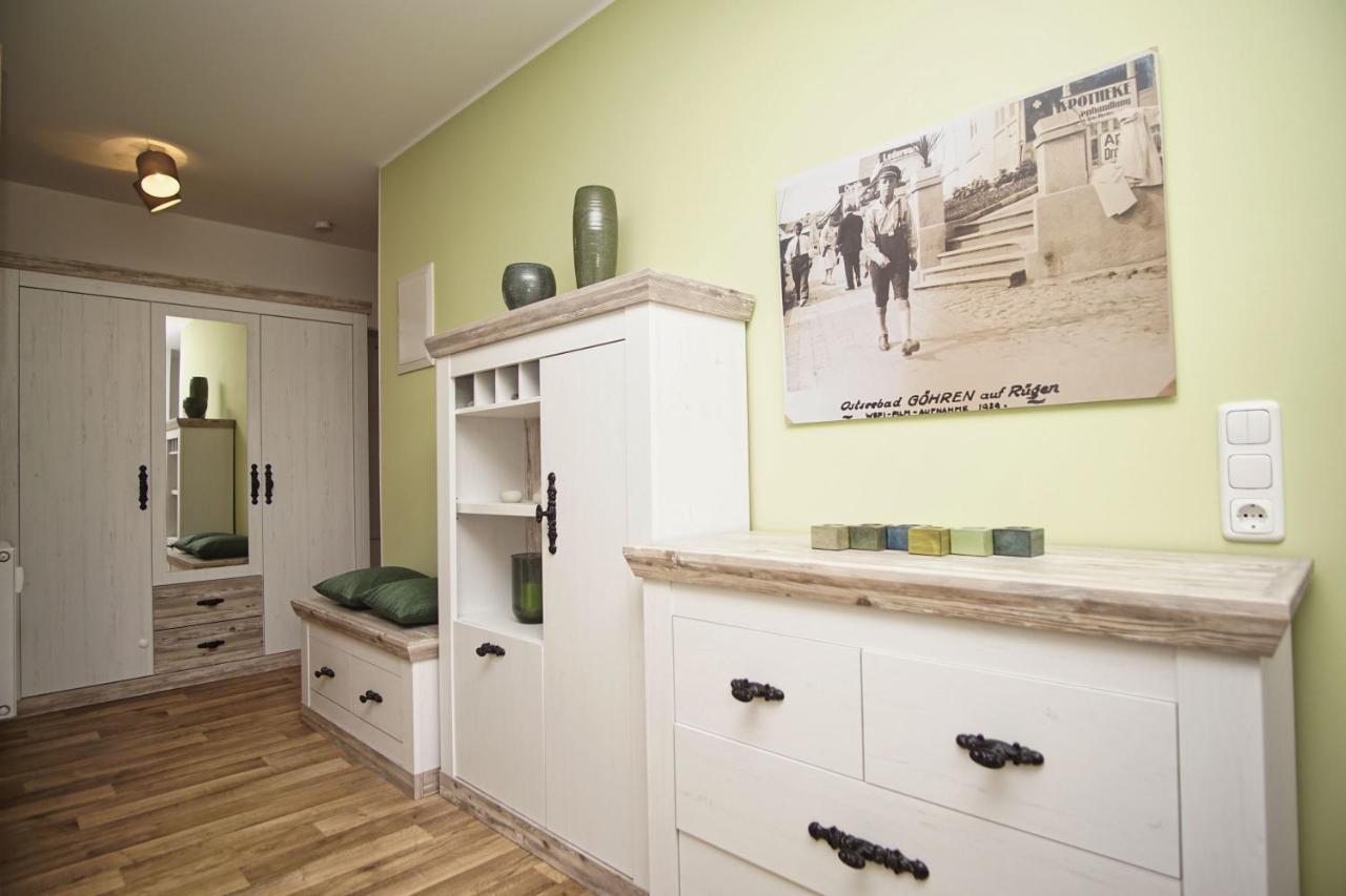 Terrasse, Gratis Nutzung Vom Ahoi Erlebnisbad Und Sauna In Sellin - Villa Karola Fewo 02 Goehren  Εξωτερικό φωτογραφία